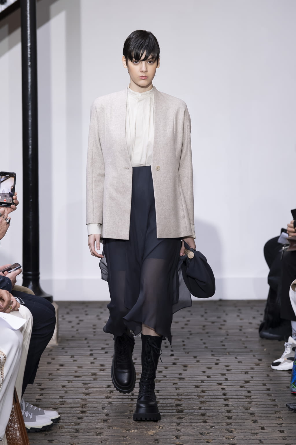 Fashion Week Paris Fall/Winter 2020 look 10 de la collection Nehera womenswear