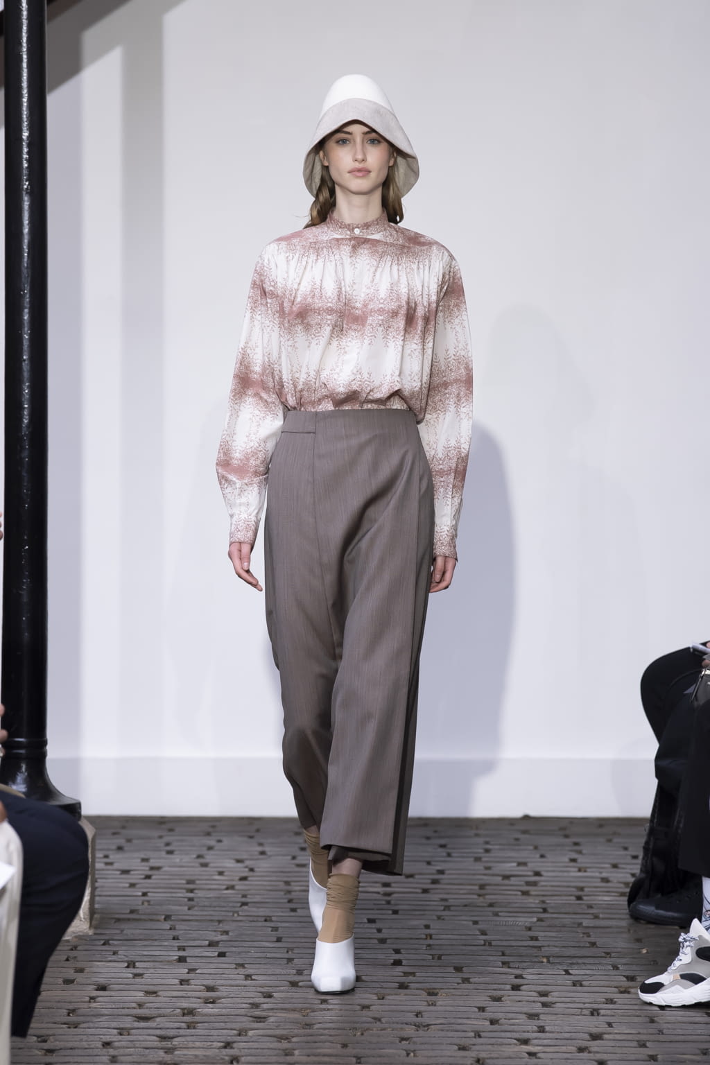 Fashion Week Paris Fall/Winter 2020 look 15 from the Nehera collection womenswear