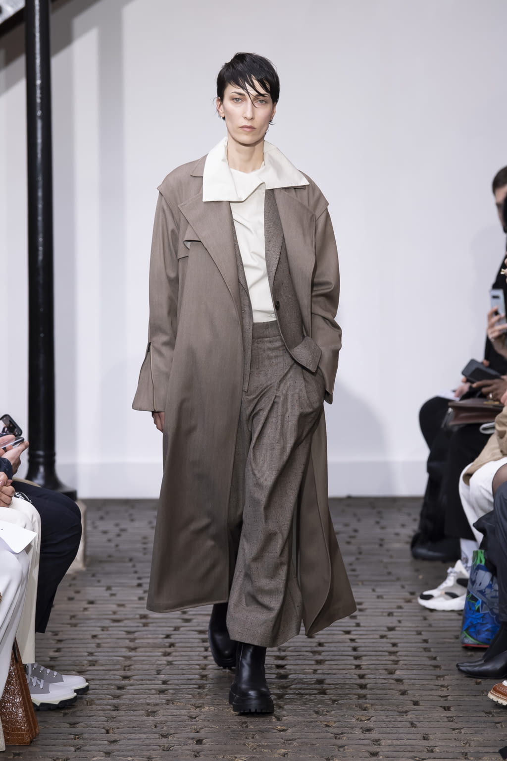 Fashion Week Paris Fall/Winter 2020 look 18 from the Nehera collection womenswear
