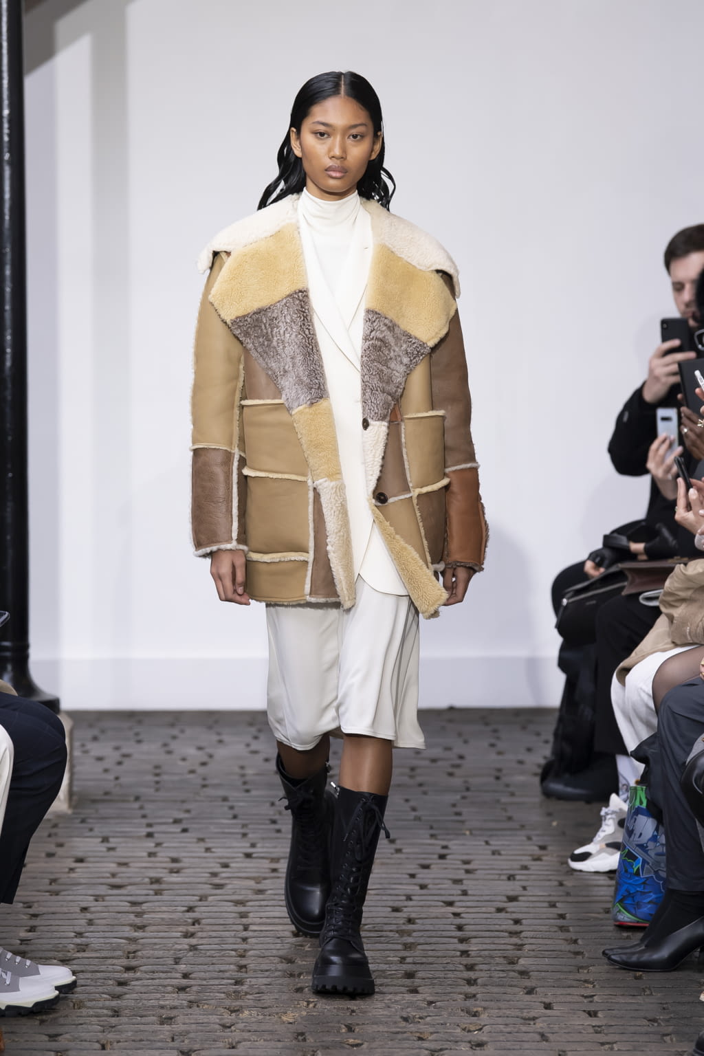 Fashion Week Paris Fall/Winter 2020 look 4 from the Nehera collection womenswear
