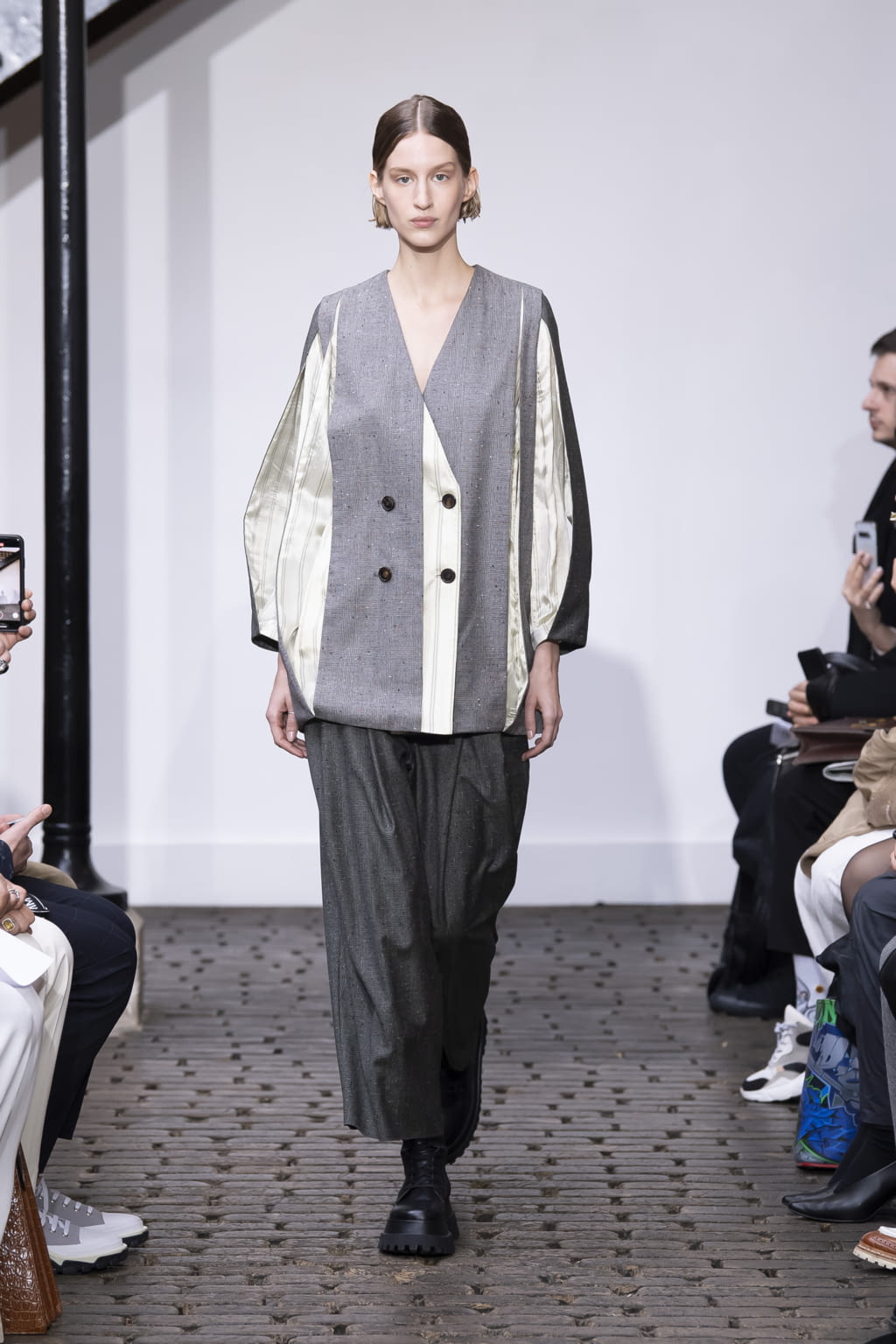 Fashion Week Paris Fall/Winter 2020 look 8 de la collection Nehera womenswear