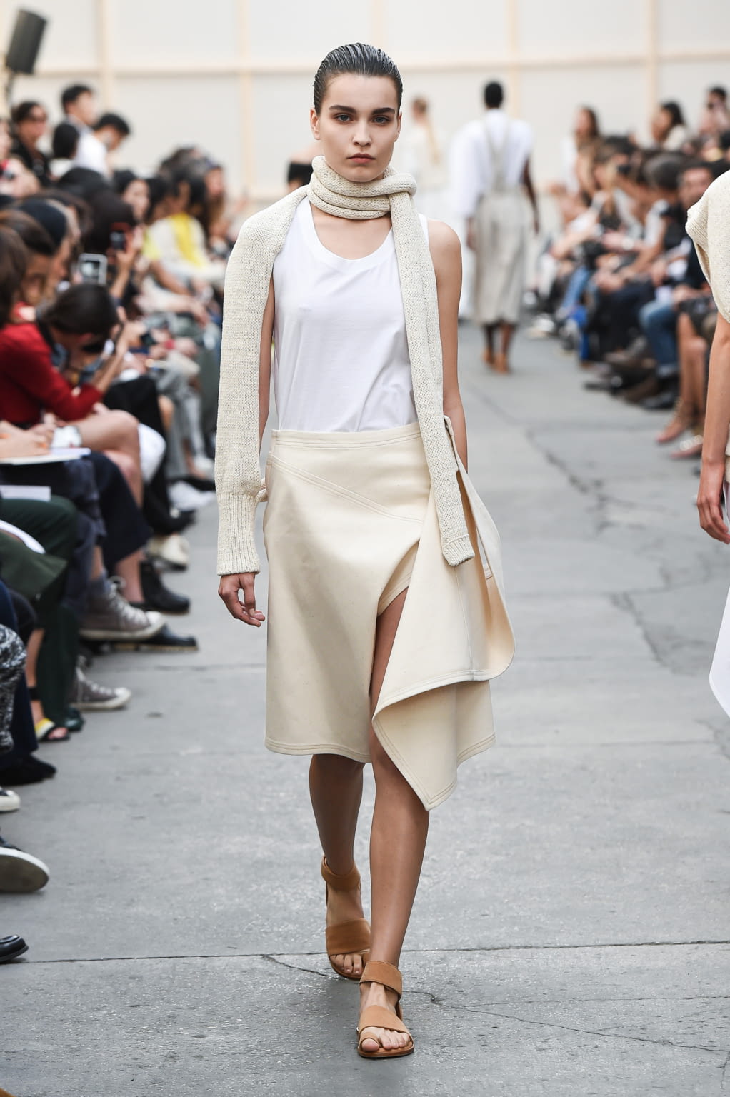 Fashion Week Paris Spring/Summer 2017 look 10 de la collection Nehera womenswear