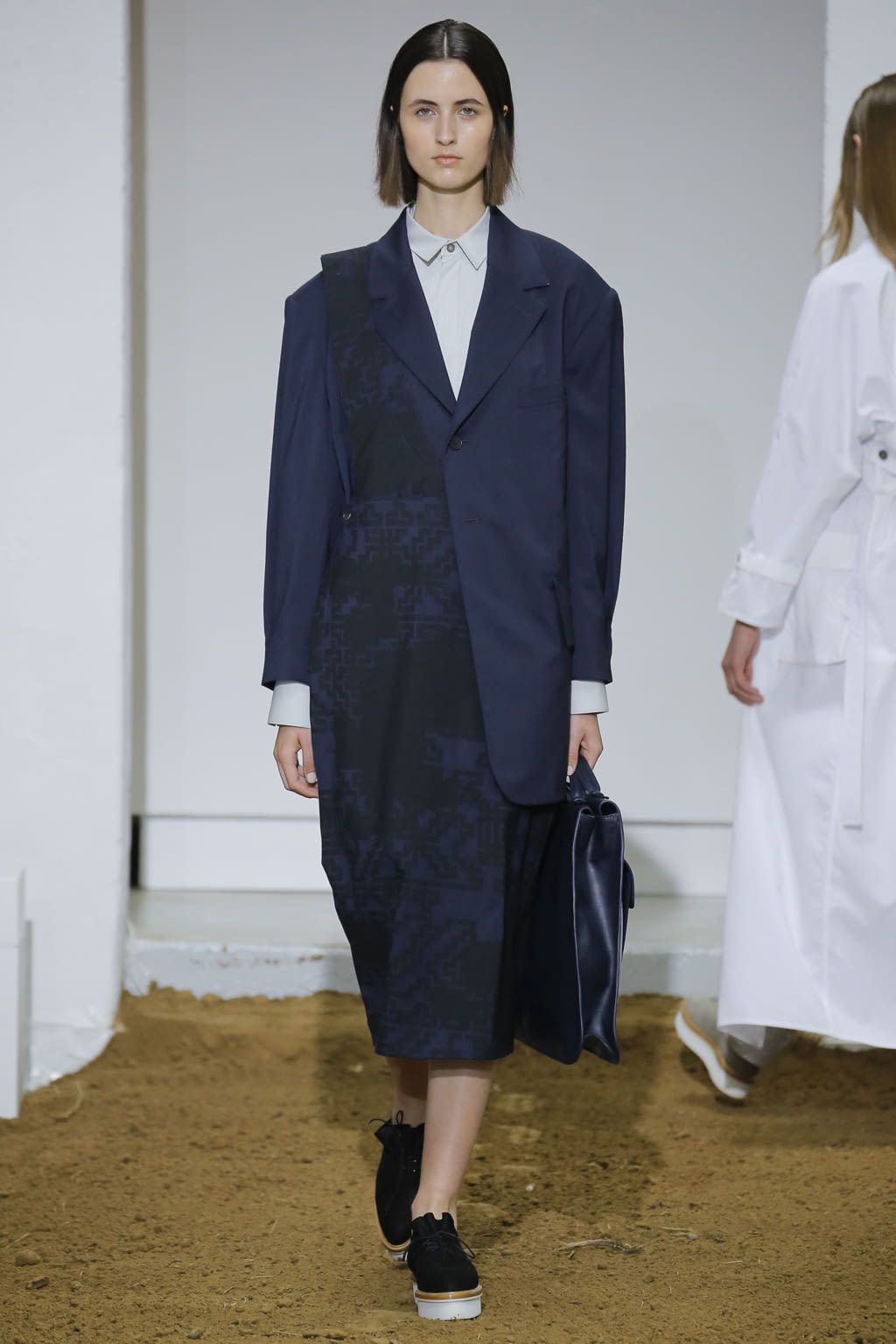 Fashion Week Paris Spring/Summer 2018 look 3 from the Nehera collection 女装