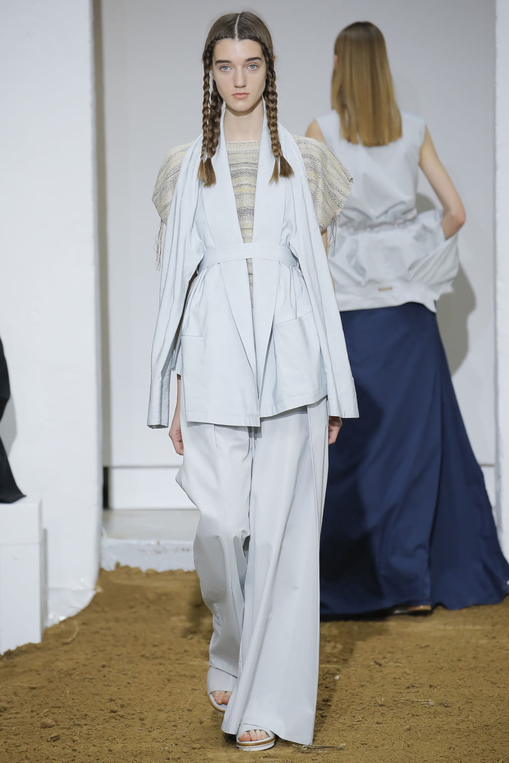 Fashion Week Paris Spring/Summer 2018 look 9 from the Nehera collection womenswear