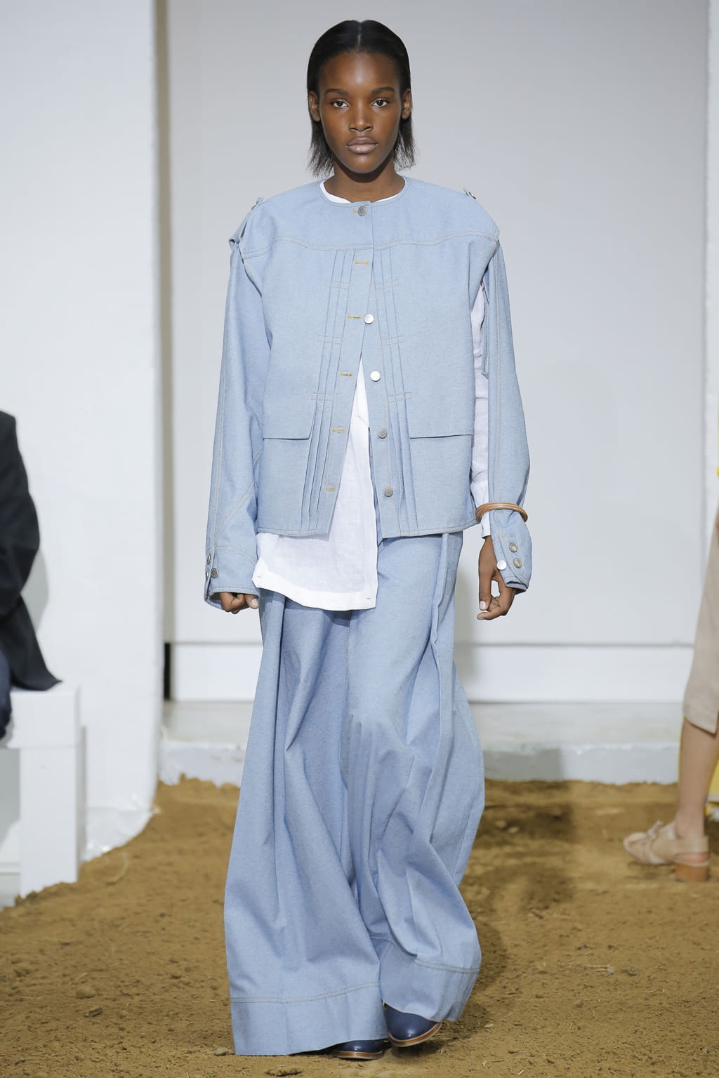 Fashion Week Paris Spring/Summer 2018 look 22 from the Nehera collection 女装