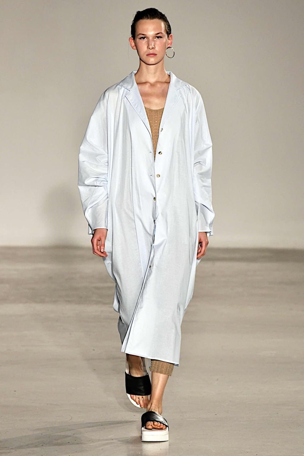Fashion Week Paris Spring/Summer 2020 look 8 from the Nehera collection womenswear