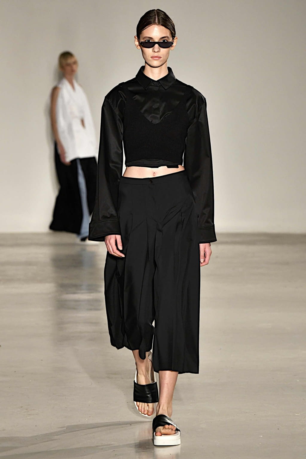 Fashion Week Paris Spring/Summer 2020 look 16 from the Nehera collection womenswear