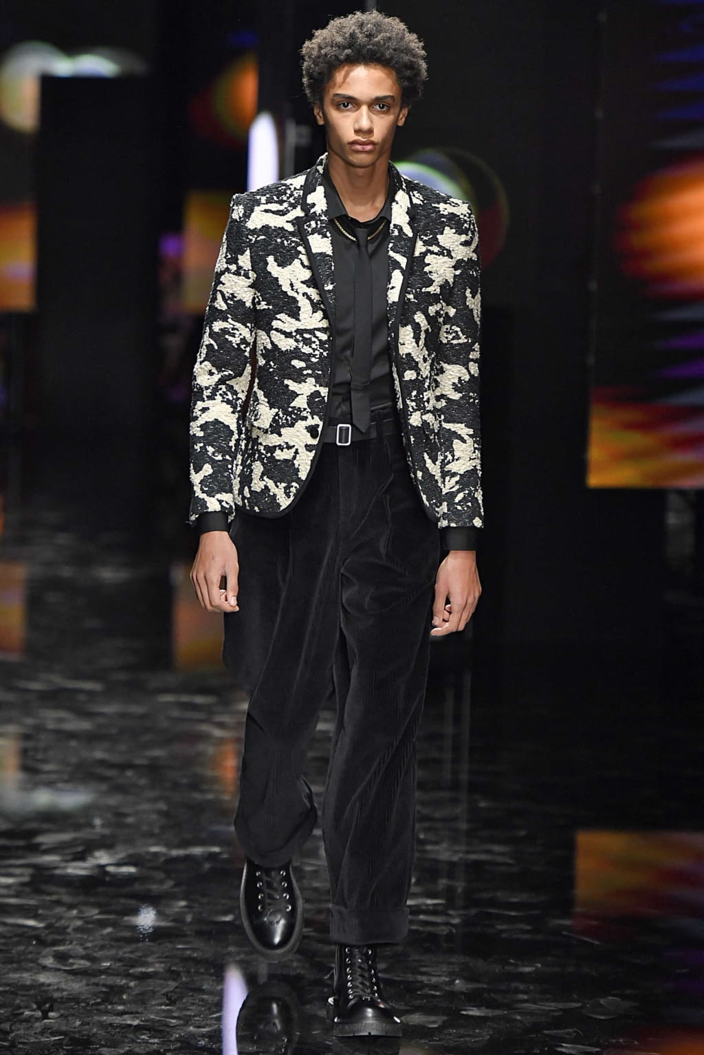 Fashion Week Milan Fall/Winter 2019 look 20 from the Neil Barrett collection menswear