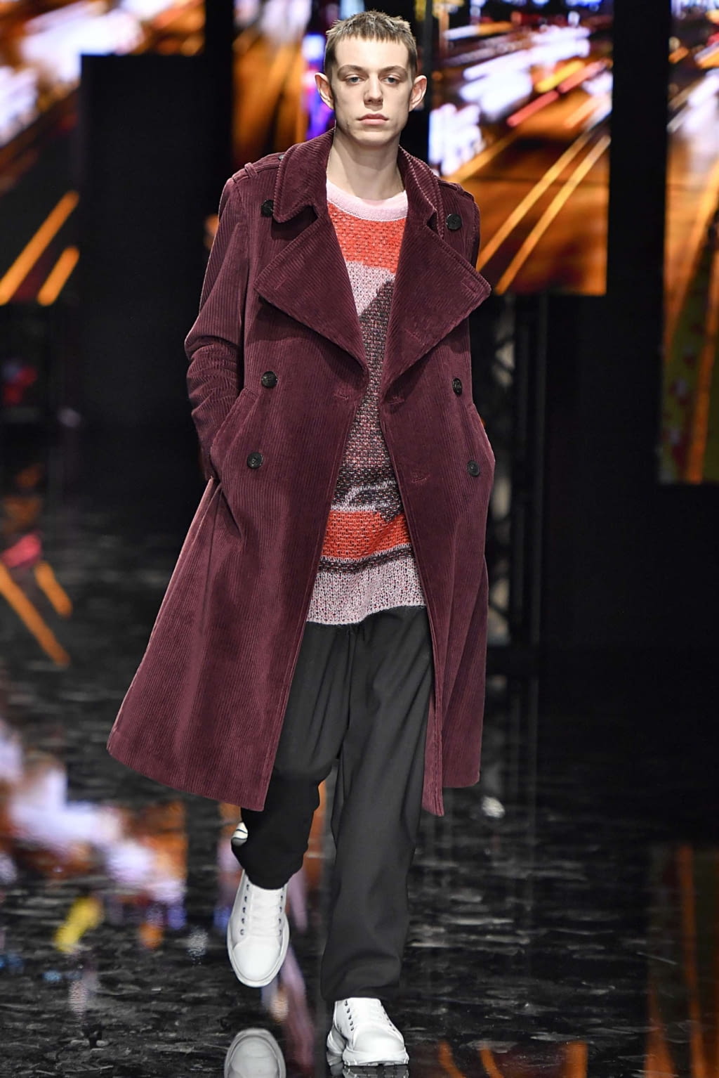 Fashion Week Milan Fall/Winter 2019 look 44 from the Neil Barrett collection 男装