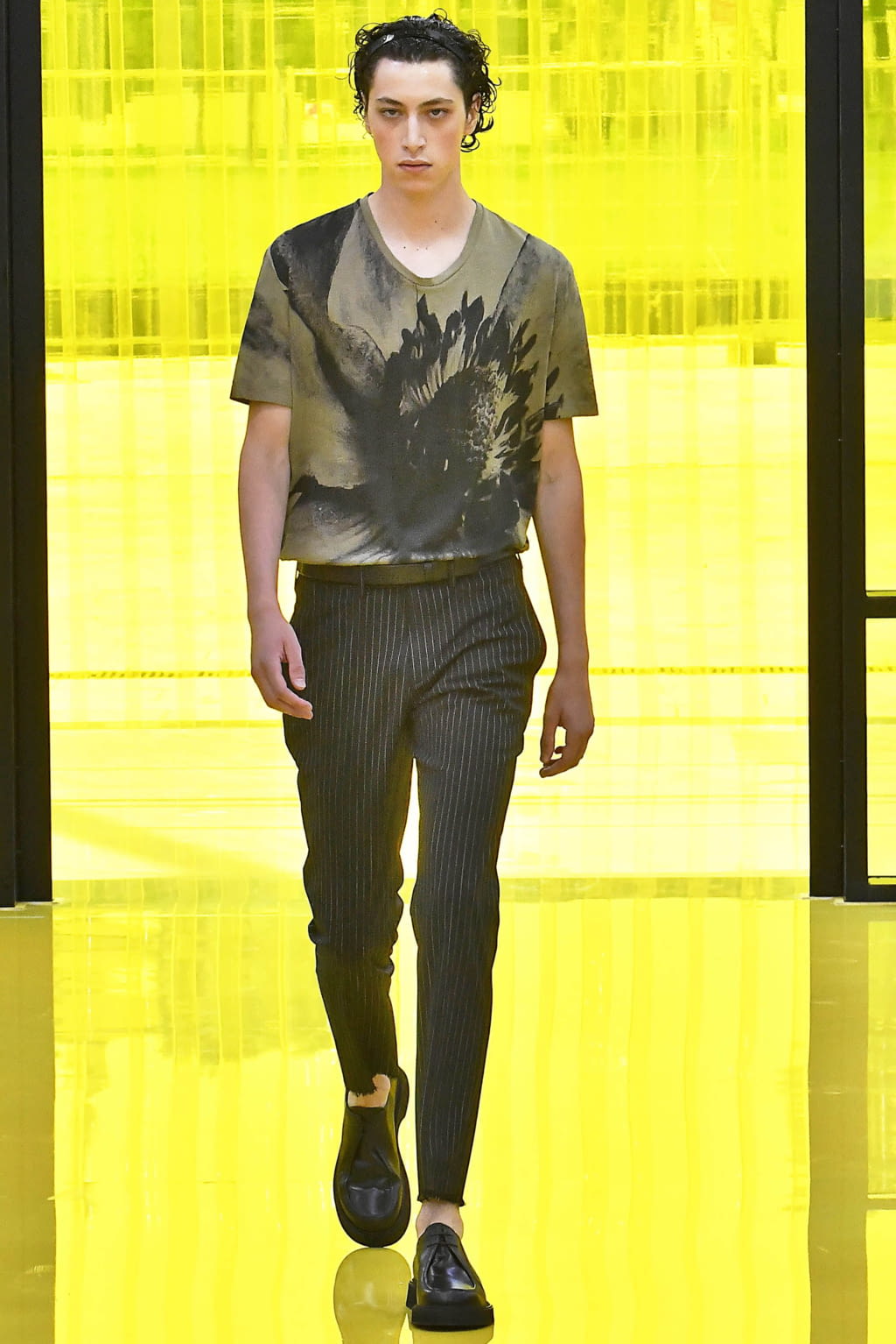 Fashion Week Milan Spring/Summer 2019 look 27 from the Neil Barrett collection menswear