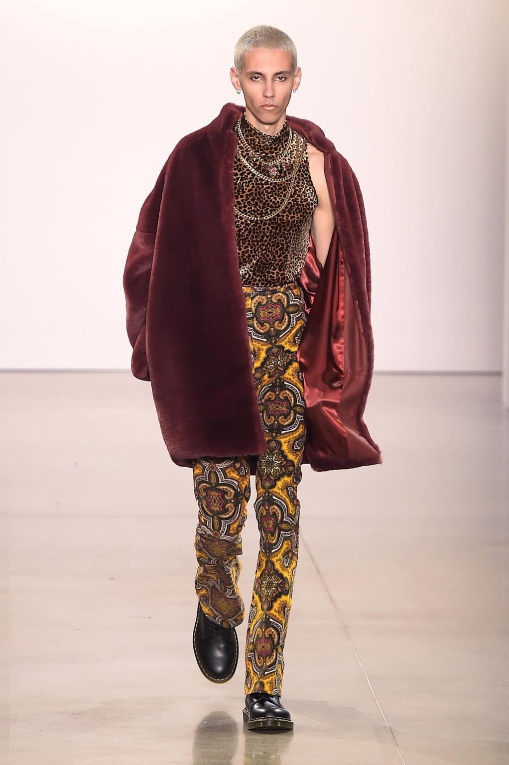 Fashion Week New York Fall/Winter 2020 look 13 from the Nicole Miller collection 女装
