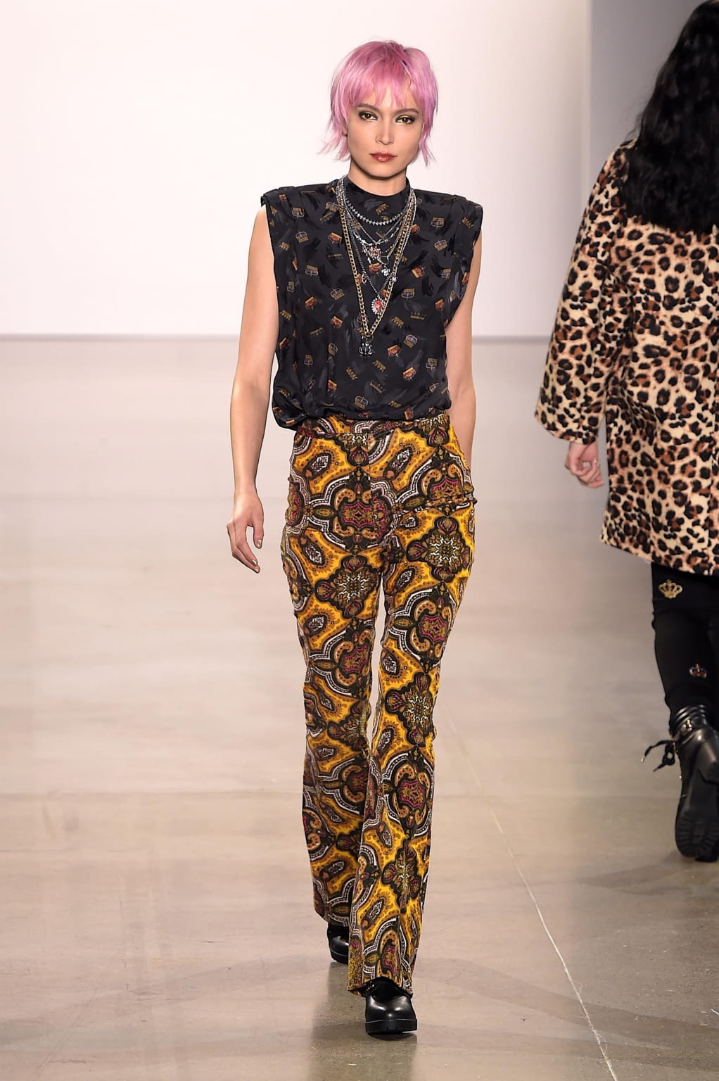 Fashion Week New York Fall/Winter 2020 look 15 from the Nicole Miller collection womenswear