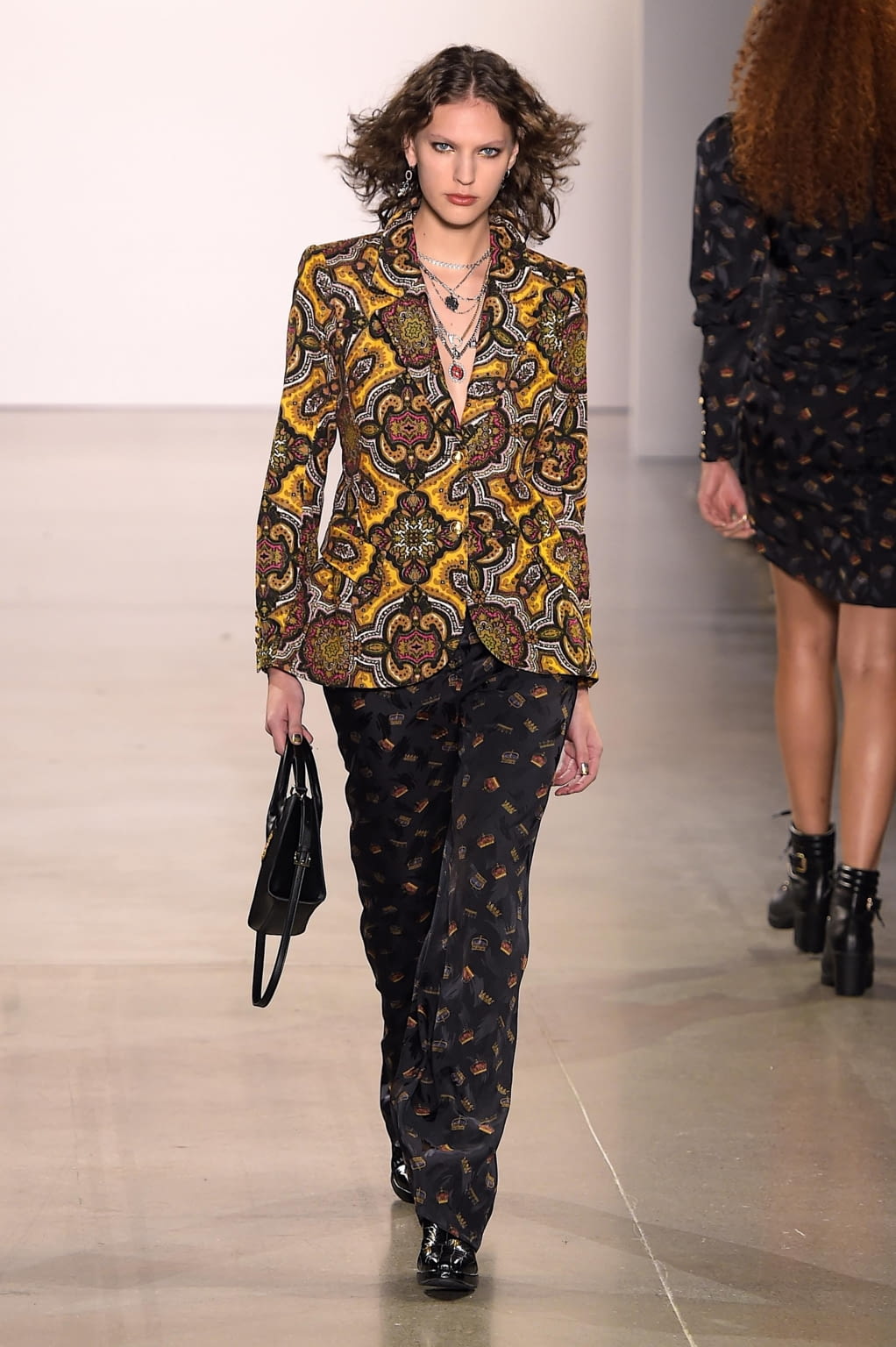 Fashion Week New York Fall/Winter 2020 look 17 from the Nicole Miller collection womenswear