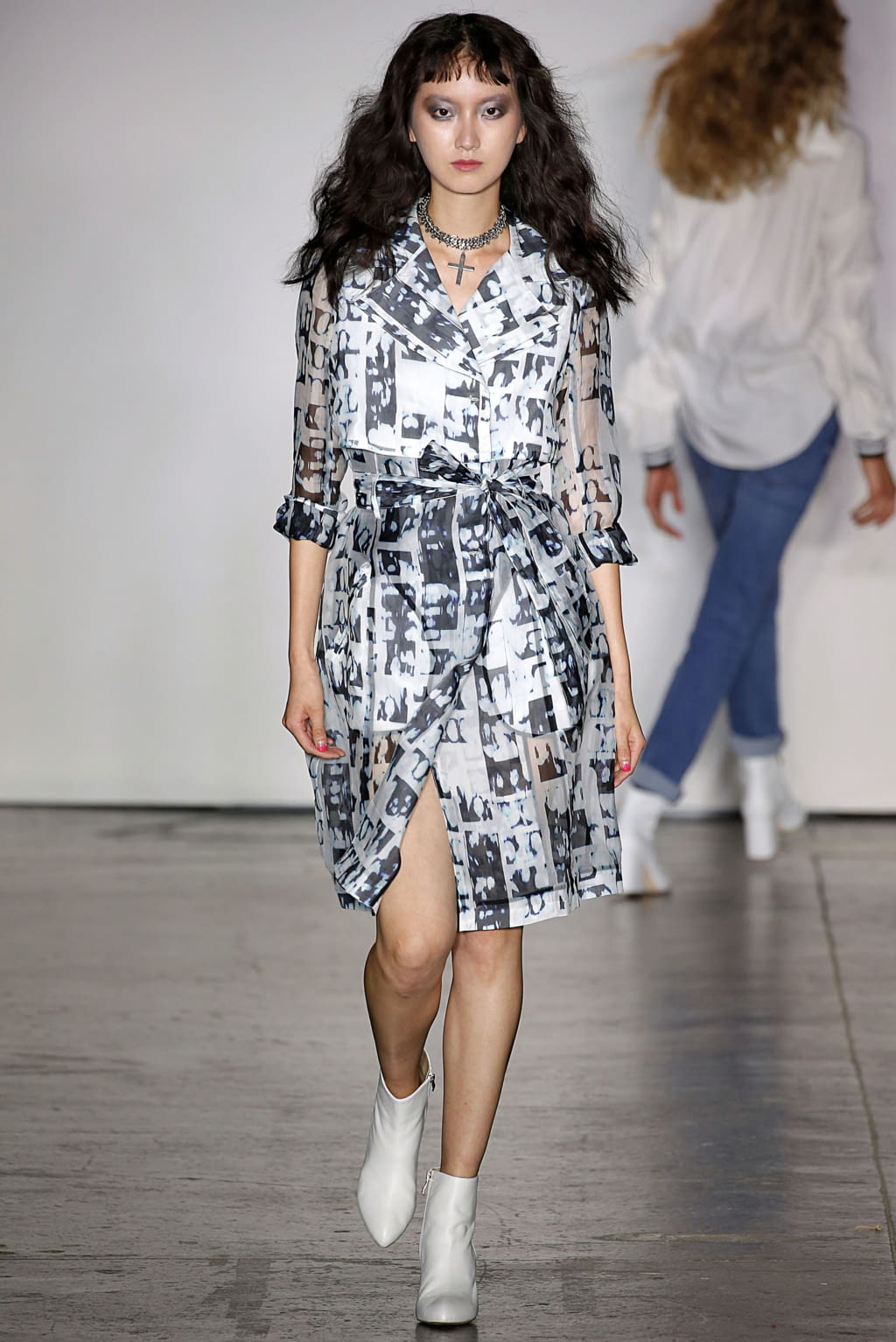 Fashion Week New York Spring/Summer 2019 look 14 from the Nicole Miller collection 女装