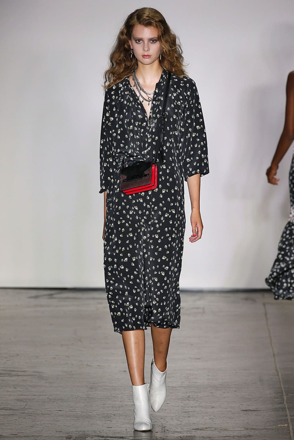 Fashion Week New York Spring/Summer 2019 look 19 from the Nicole Miller collection womenswear