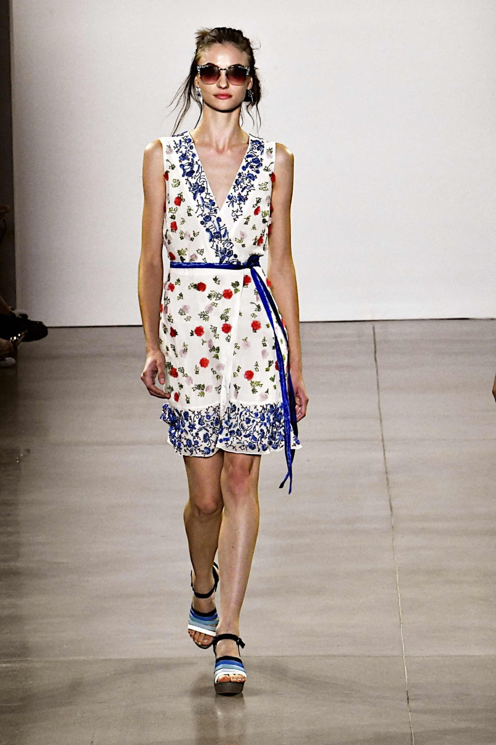 Fashion Week New York Spring/Summer 2020 look 13 de la collection Nicole Miller womenswear