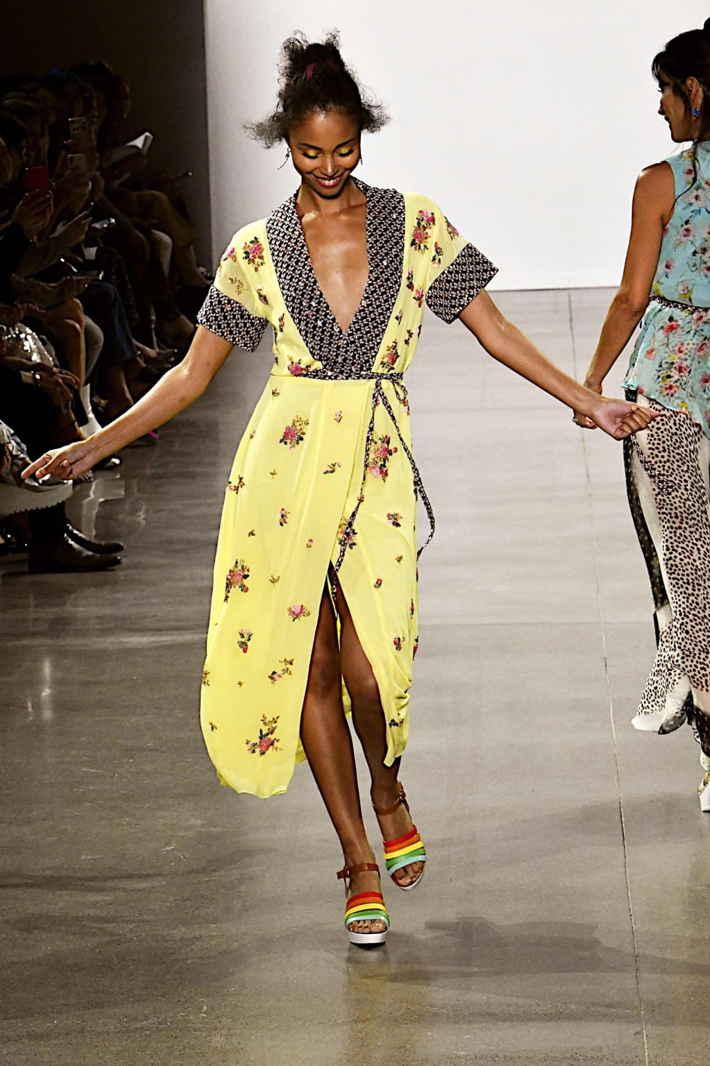 Fashion Week New York Spring/Summer 2020 look 21 from the Nicole Miller collection 女装