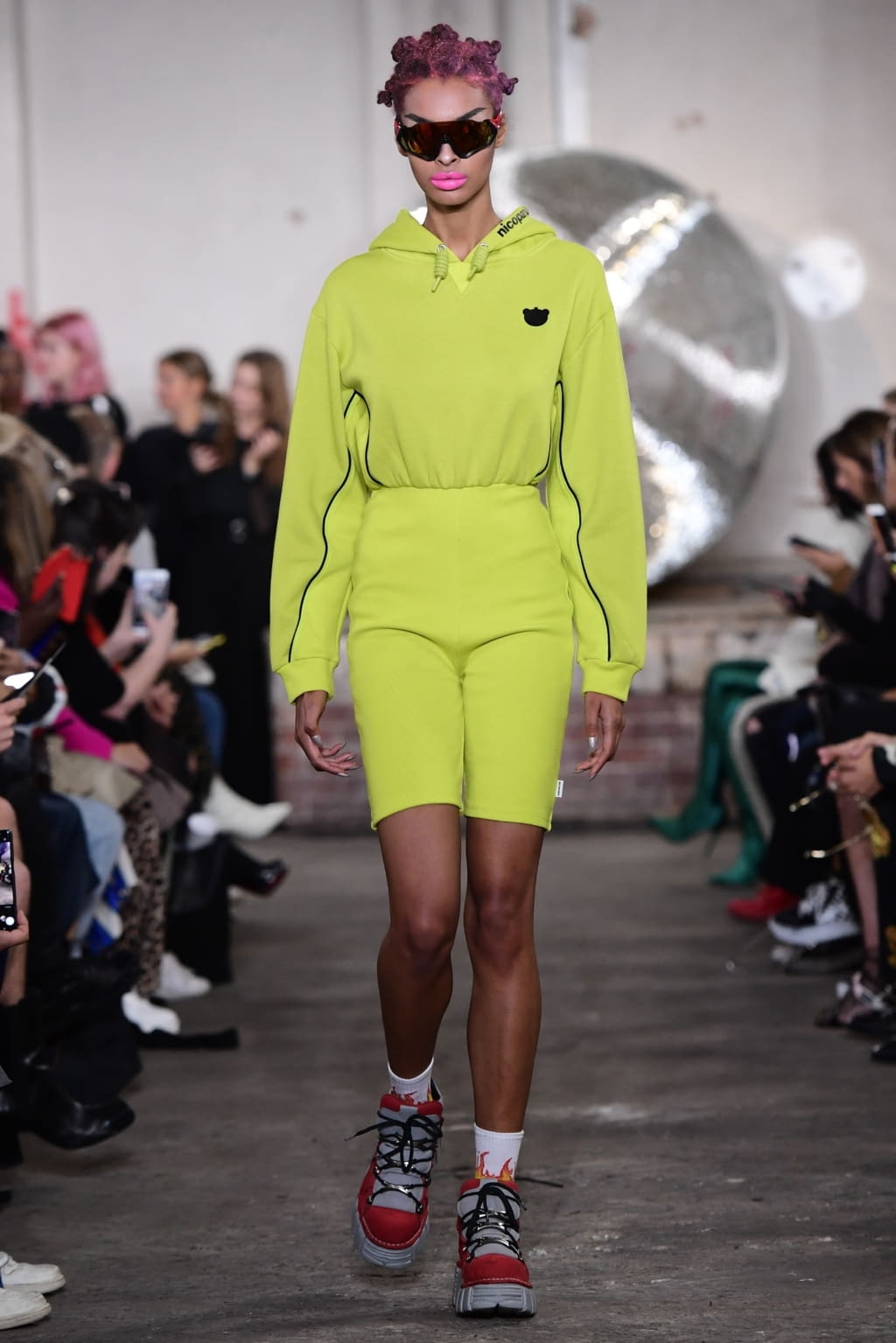Fashion Week London Spring/Summer 2019 look 11 from the Nicopanda collection 女装