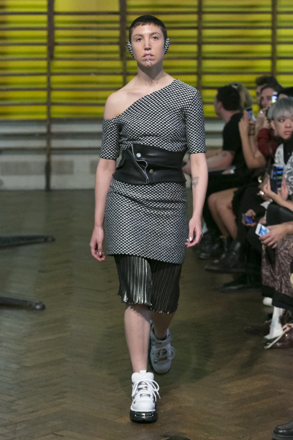 Fashion Week Paris Spring/Summer 2017 look 15 from the Neith Nyer collection 女装