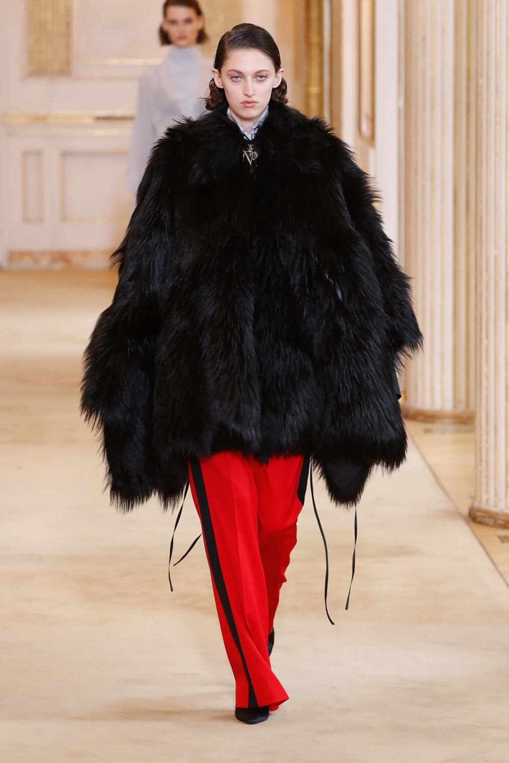 Fashion Week Paris Fall/Winter 2018 look 4 from the Nina Ricci collection 女装