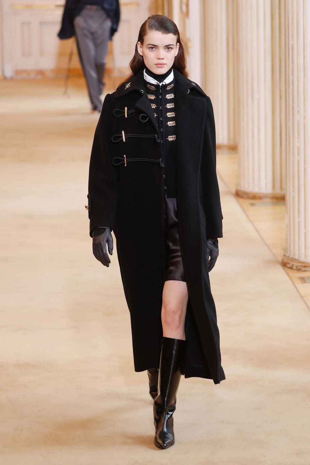 Fashion Week Paris Fall/Winter 2018 look 6 from the Nina Ricci collection 女装