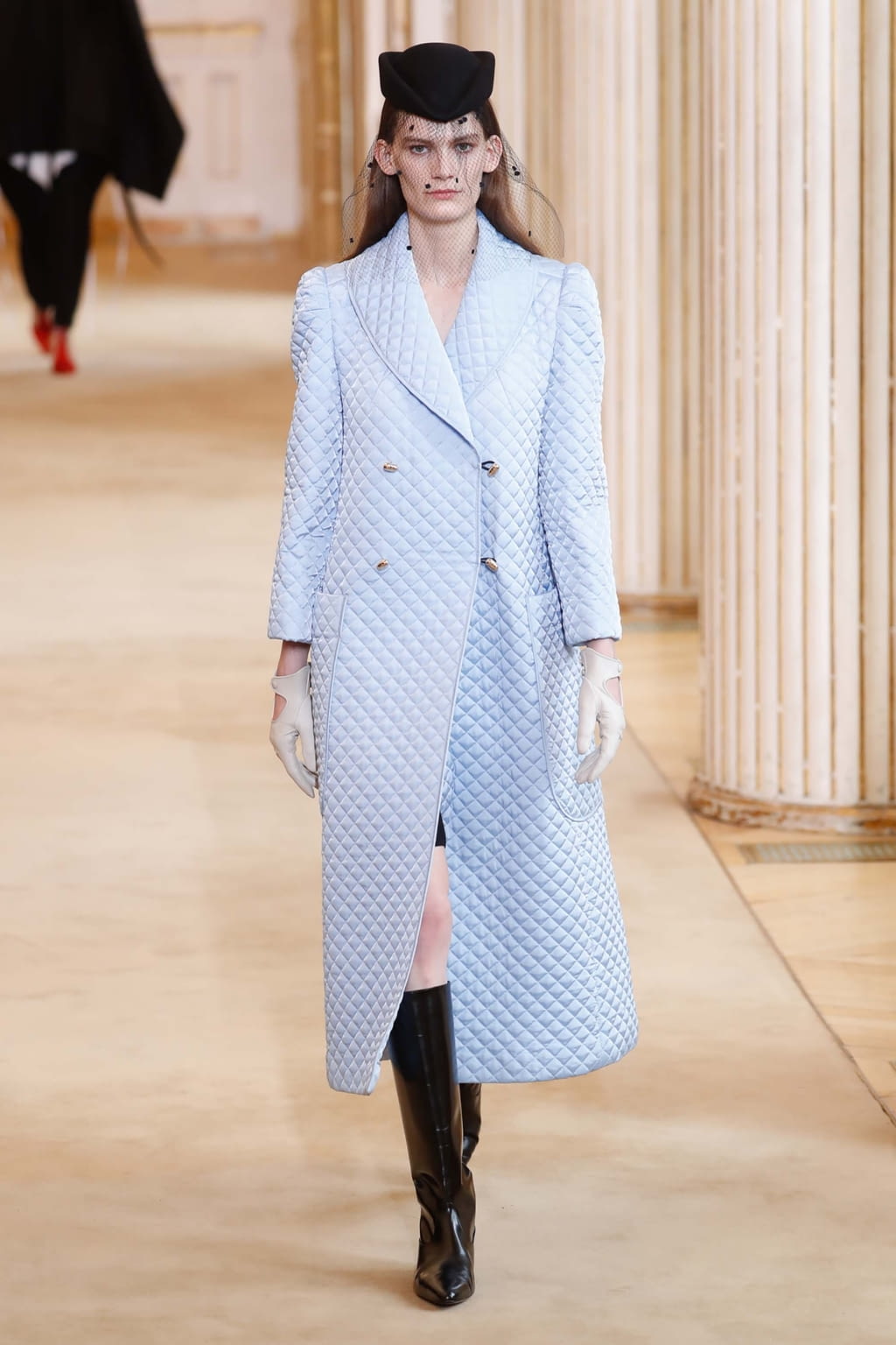 Fashion Week Paris Fall/Winter 2018 look 9 from the Nina Ricci collection womenswear