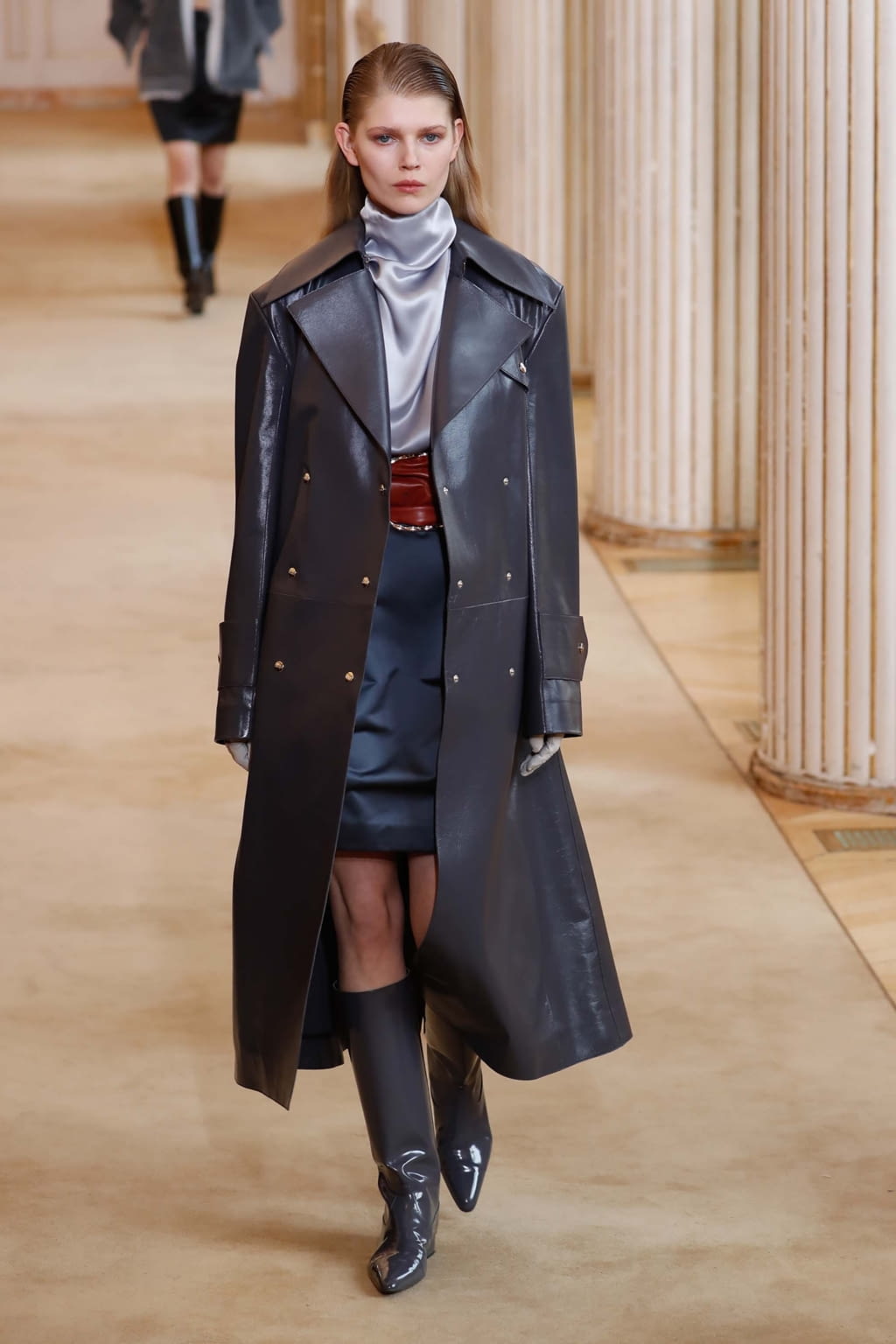 Fashion Week Paris Fall/Winter 2018 look 19 from the Nina Ricci collection 女装