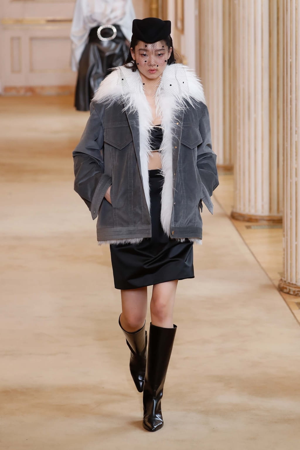 Fashion Week Paris Fall/Winter 2018 look 20 from the Nina Ricci collection 女装