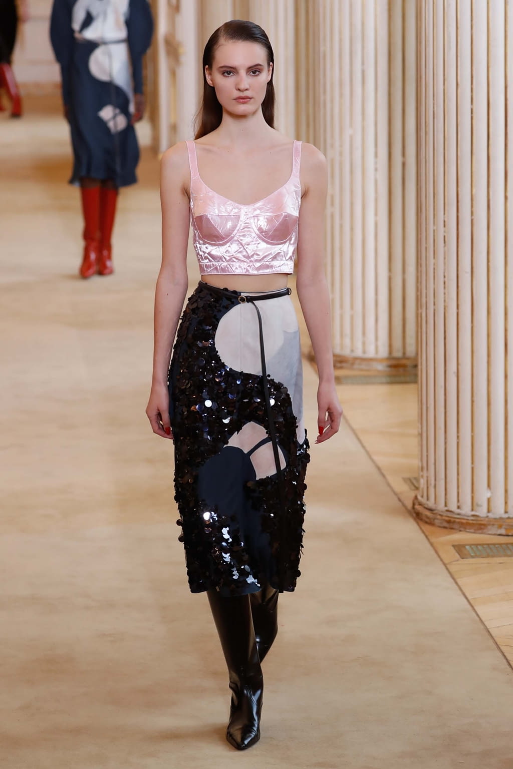 Fashion Week Paris Fall/Winter 2018 look 30 from the Nina Ricci collection 女装