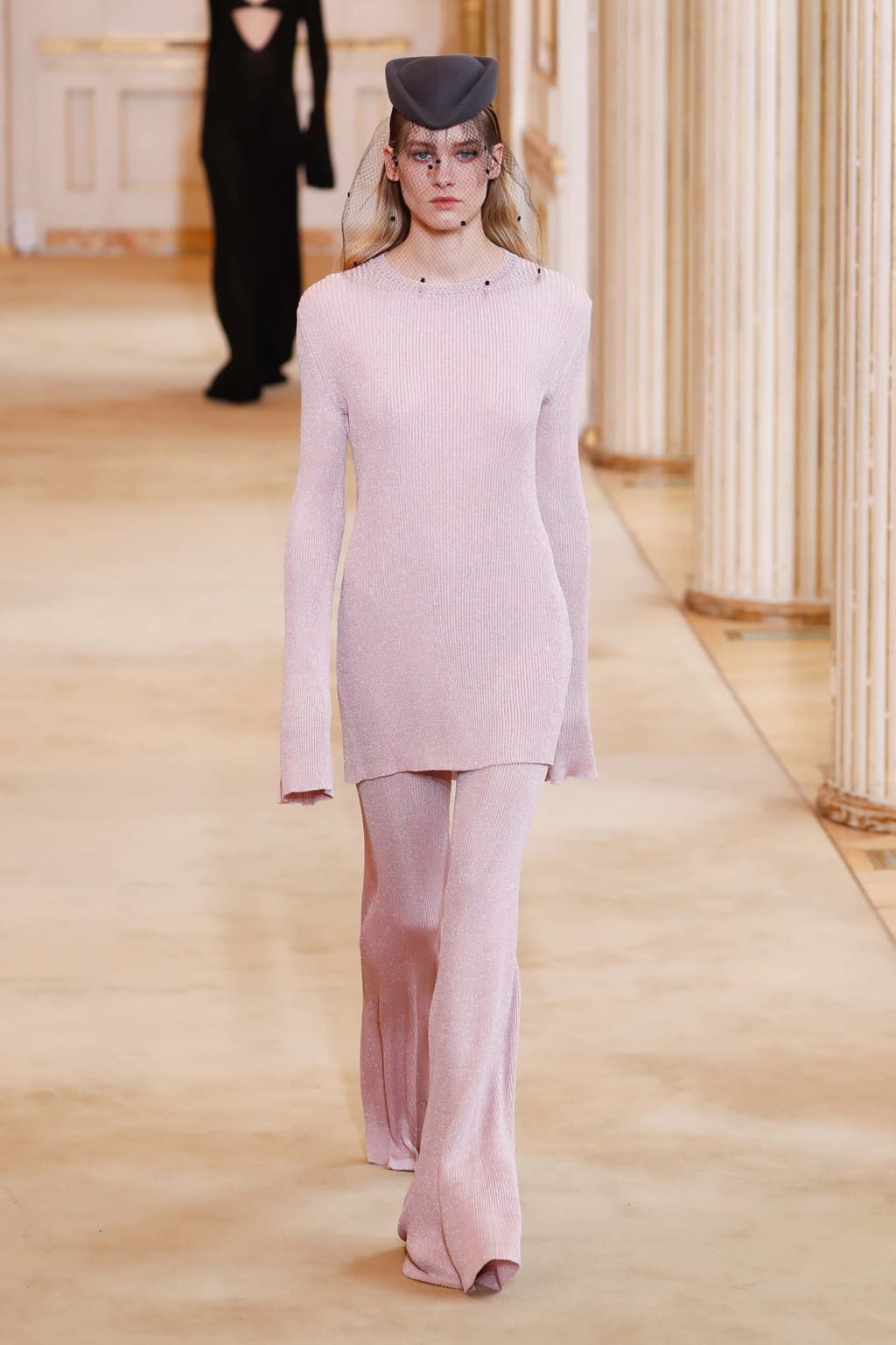 Fashion Week Paris Fall/Winter 2018 look 36 from the Nina Ricci collection 女装