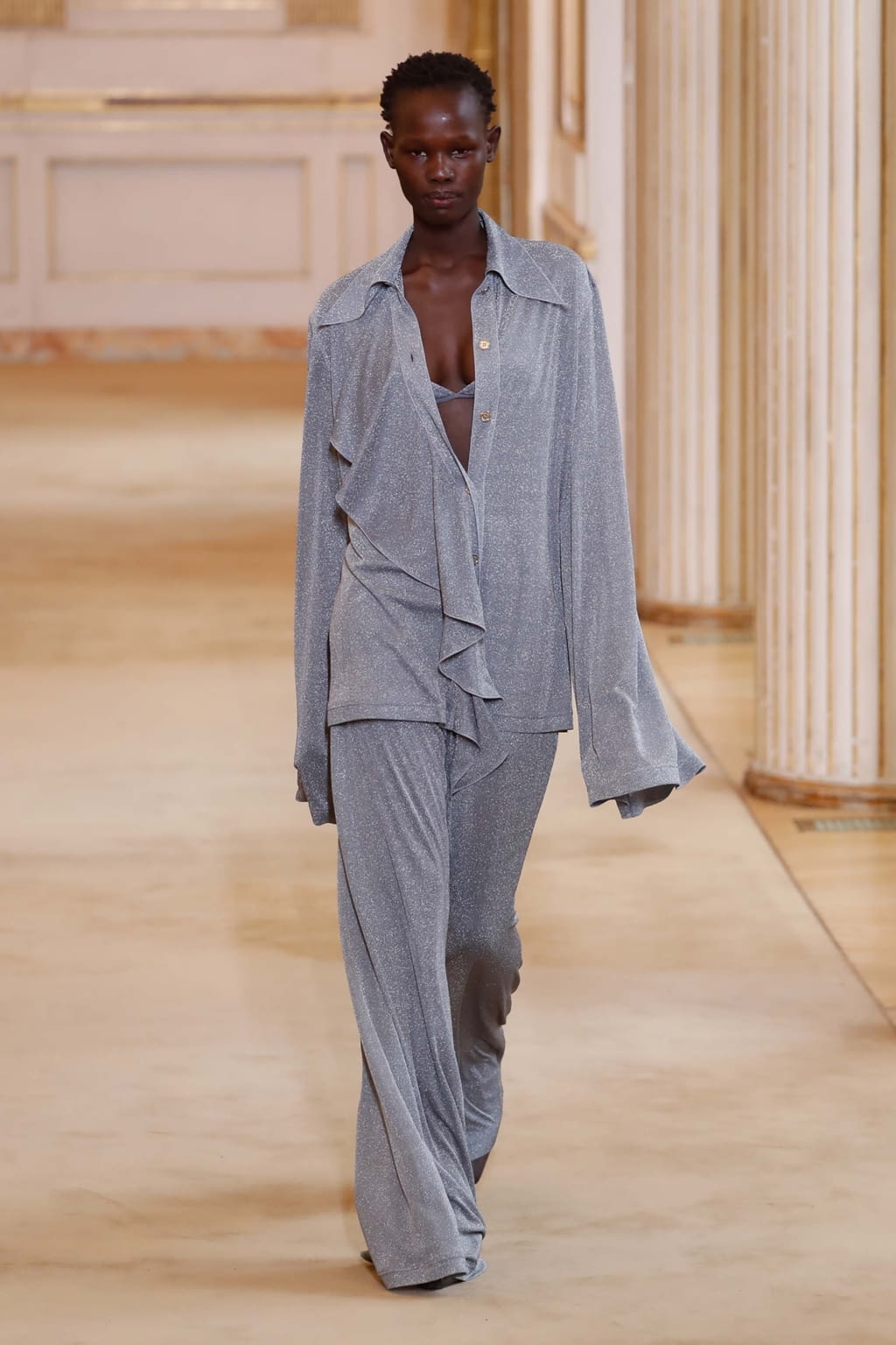 Fashion Week Paris Fall/Winter 2018 look 38 from the Nina Ricci collection 女装