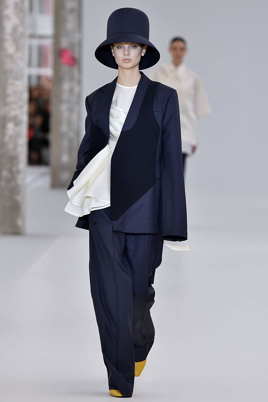 Fashion Week Paris Fall/Winter 2019 look 1 from the Nina Ricci collection womenswear