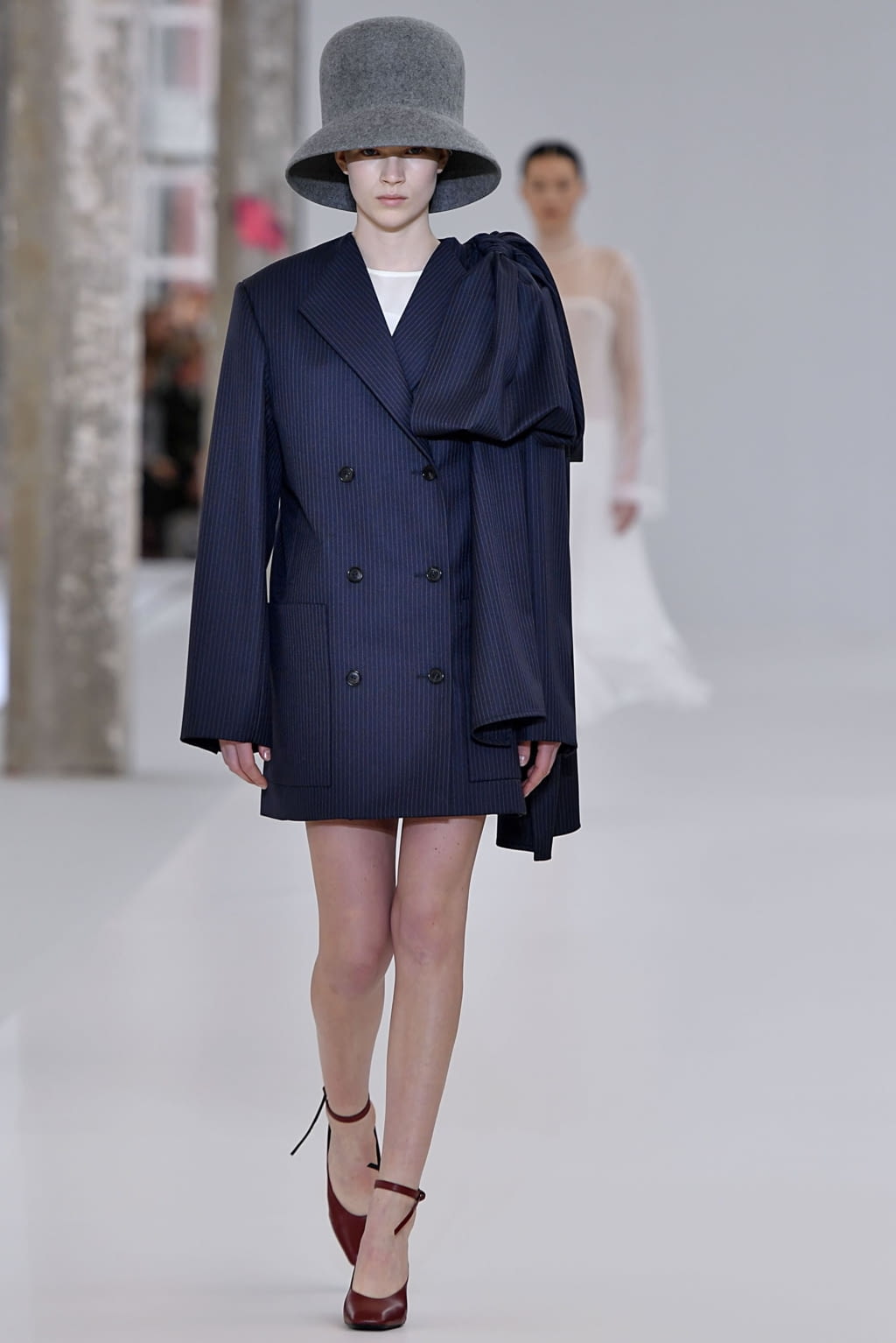 Fashion Week Paris Fall/Winter 2019 look 9 de la collection Nina Ricci womenswear