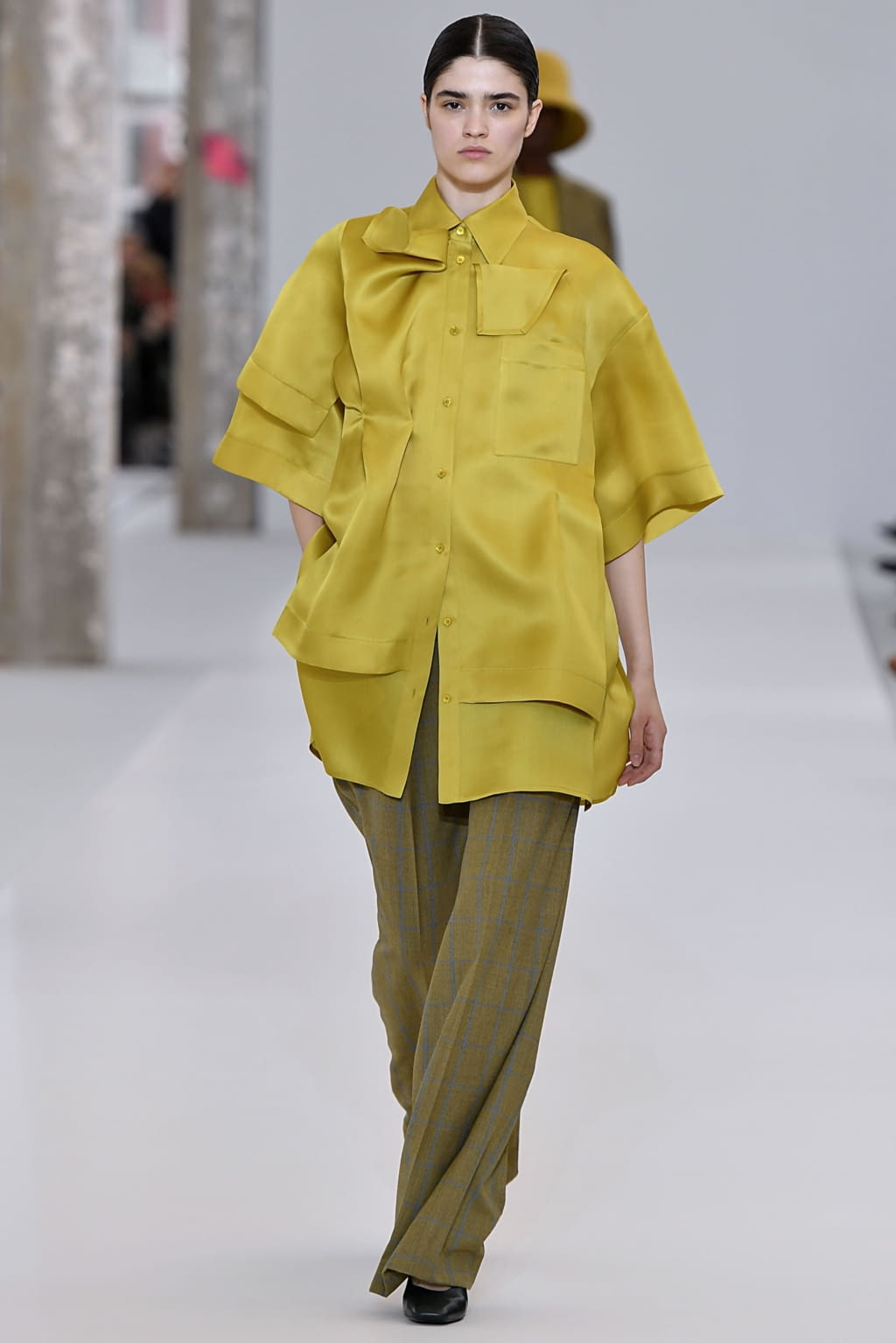 Fashion Week Paris Fall/Winter 2019 look 16 from the Nina Ricci collection womenswear