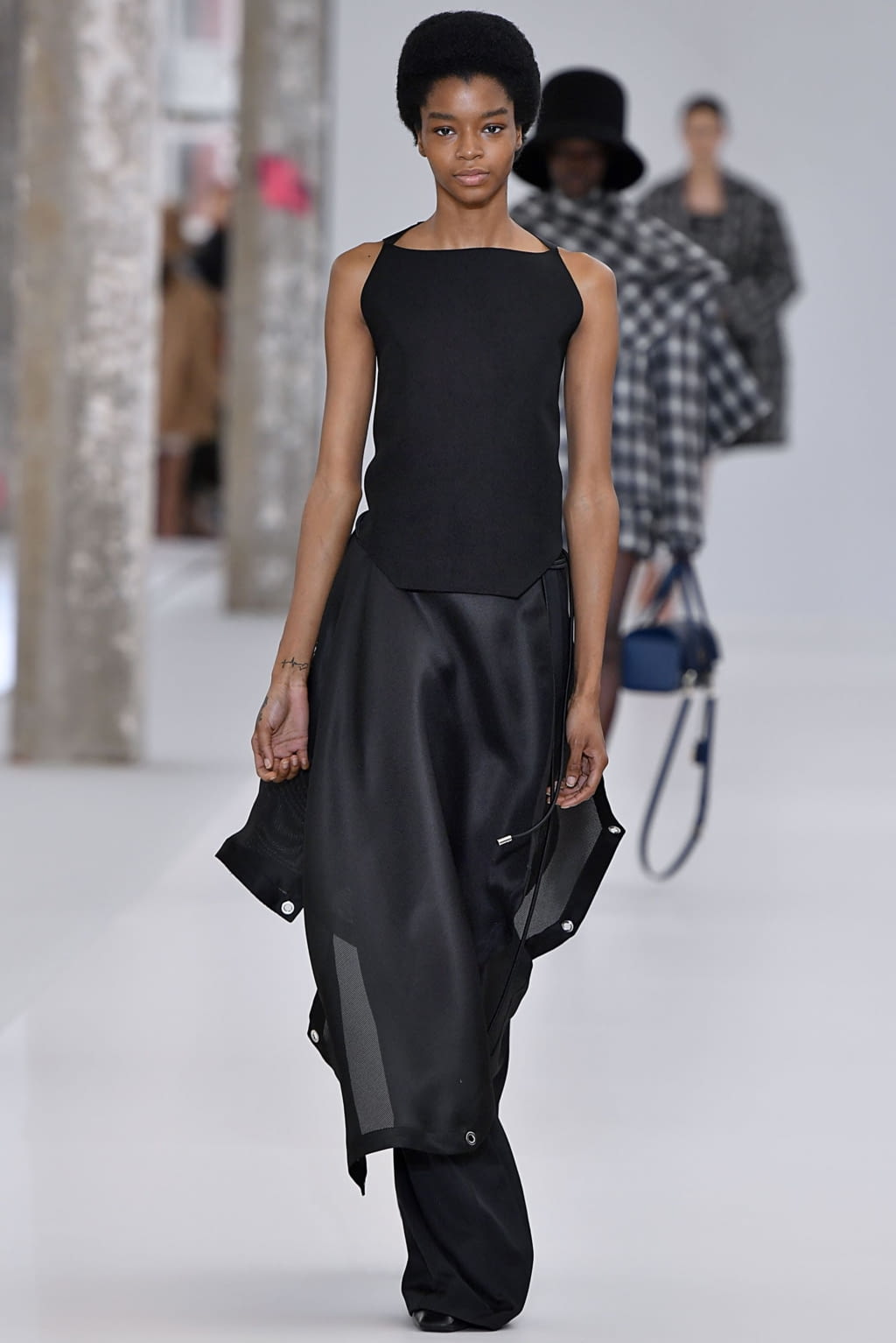 Fashion Week Paris Fall/Winter 2019 look 19 de la collection Nina Ricci womenswear
