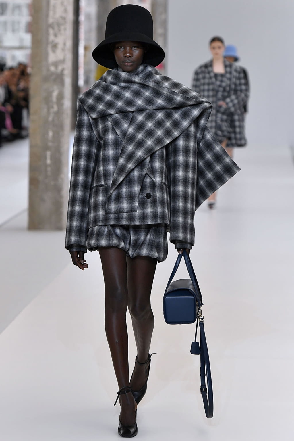 Fashion Week Paris Fall/Winter 2019 look 20 from the Nina Ricci collection womenswear