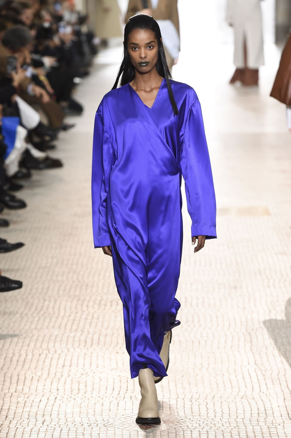 Fashion Week Paris Fall/Winter 2020 look 6 de la collection Nina Ricci womenswear