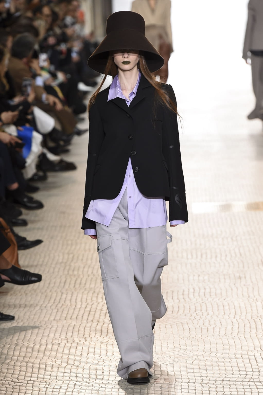 Fashion Week Paris Fall/Winter 2020 look 19 from the Nina Ricci collection 女装