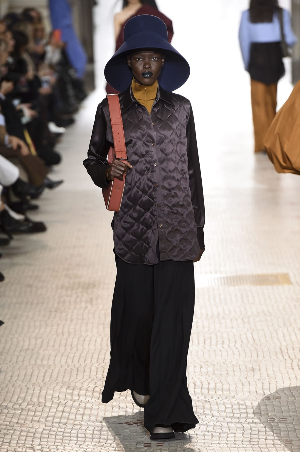 Fashion Week Paris Fall/Winter 2020 look 31 from the Nina Ricci collection womenswear