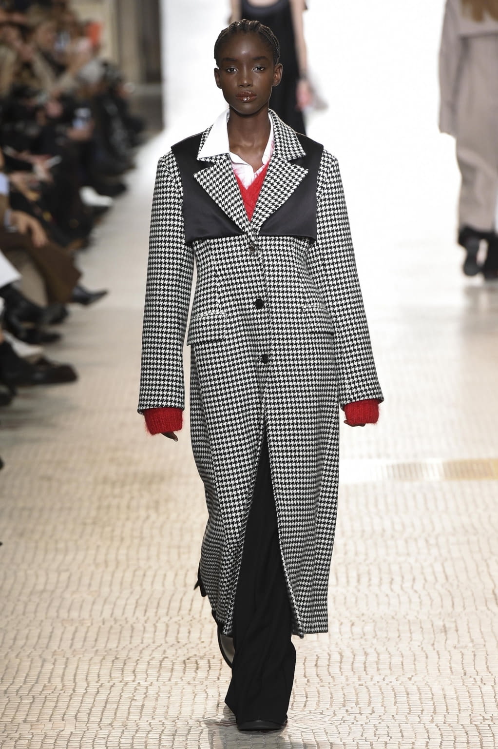 Fashion Week Paris Fall/Winter 2020 look 41 from the Nina Ricci collection womenswear