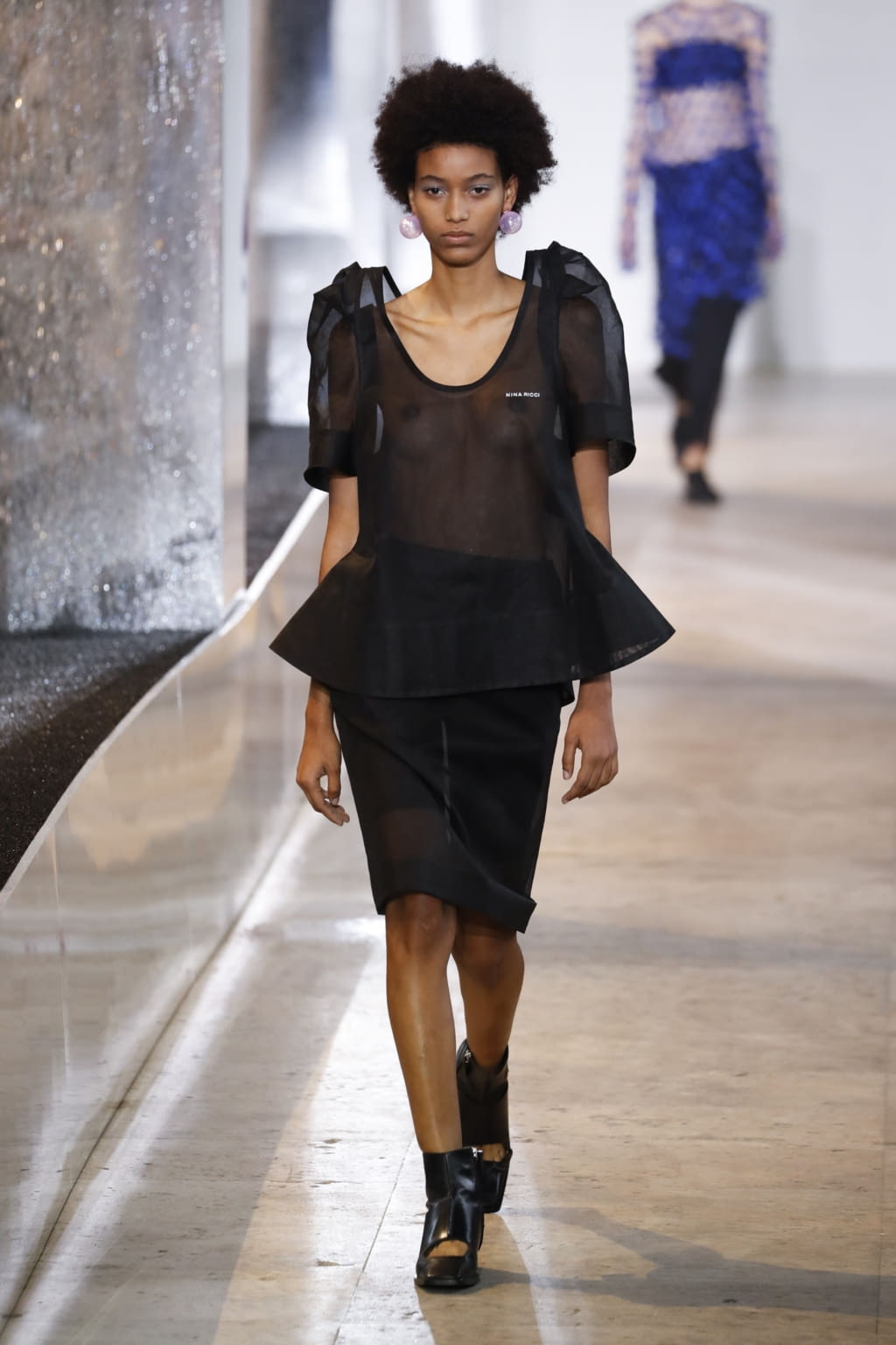 Fashion Week Paris Spring/Summer 2020 look 4 from the Nina Ricci collection 女装