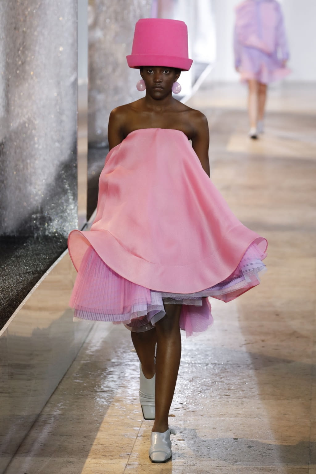 Fashion Week Paris Spring/Summer 2020 look 12 from the Nina Ricci collection womenswear