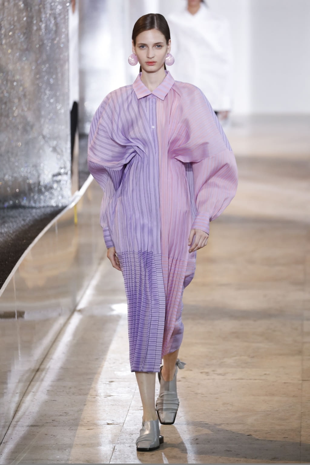 Fashion Week Paris Spring/Summer 2020 look 13 from the Nina Ricci collection womenswear
