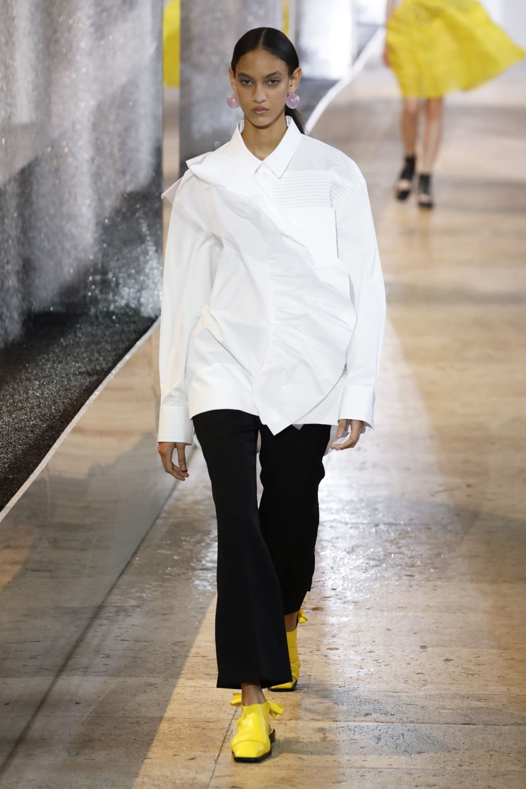 Fashion Week Paris Spring/Summer 2020 look 15 from the Nina Ricci collection womenswear