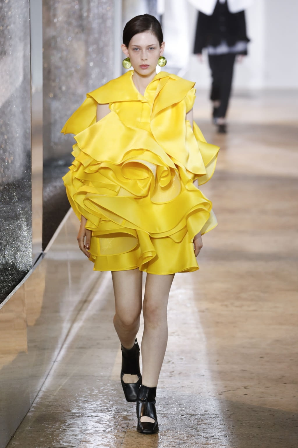 Fashion Week Paris Spring/Summer 2020 look 19 from the Nina Ricci collection womenswear
