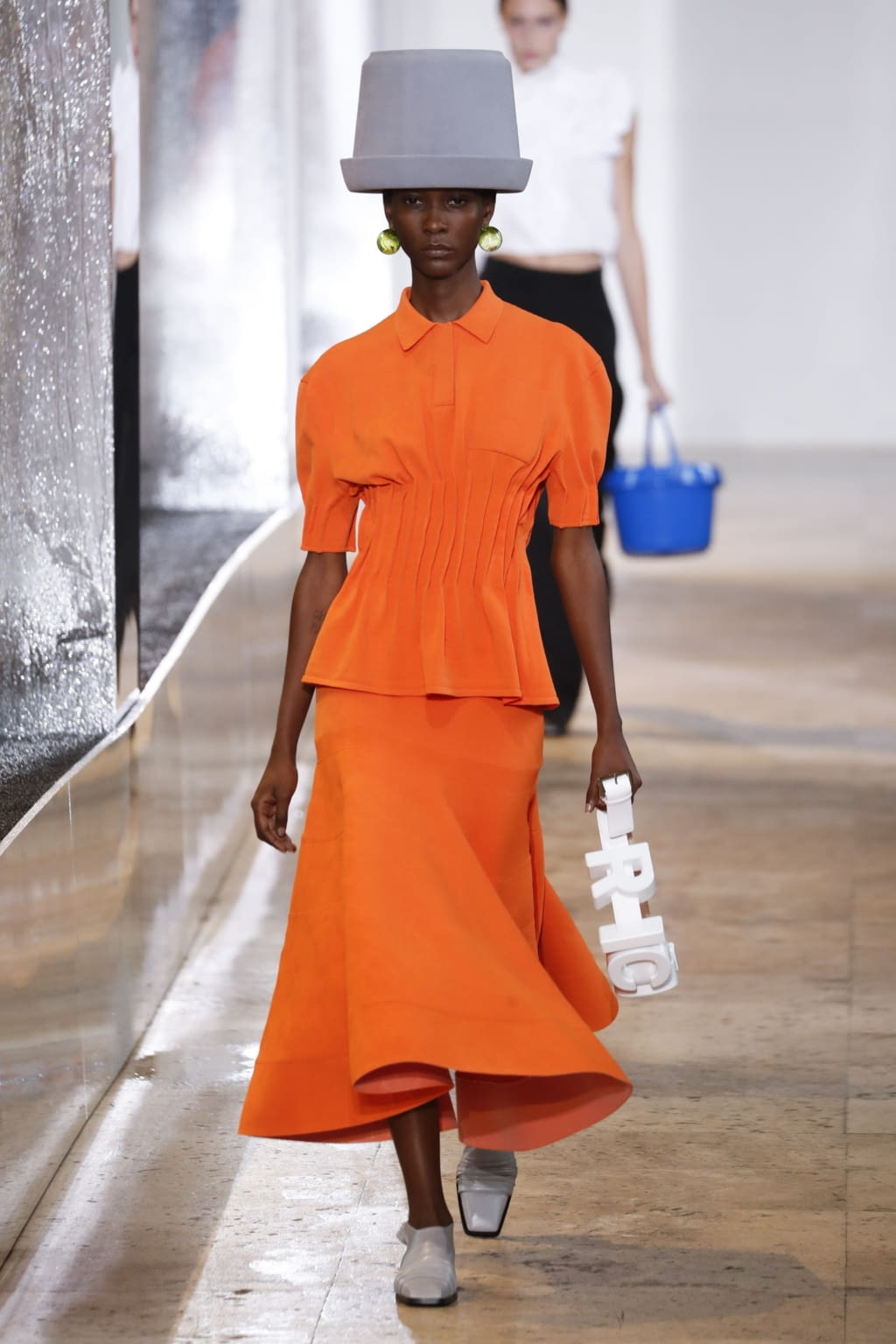 Fashion Week Paris Spring/Summer 2020 look 23 from the Nina Ricci collection 女装