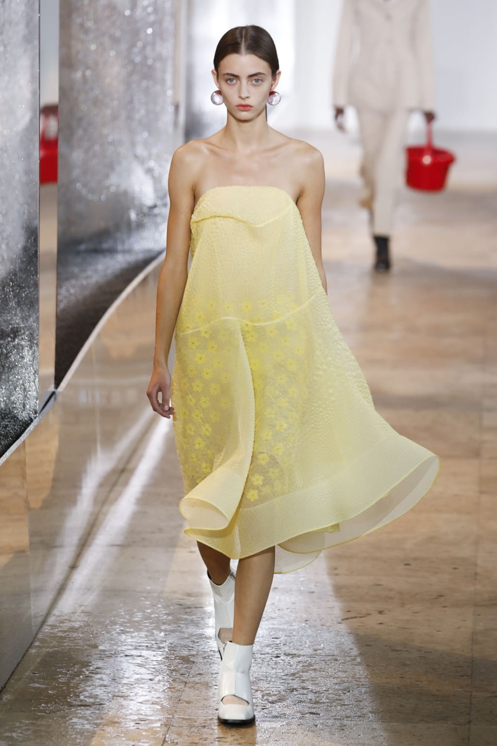 Fashion Week Paris Spring/Summer 2020 look 34 from the Nina Ricci collection womenswear