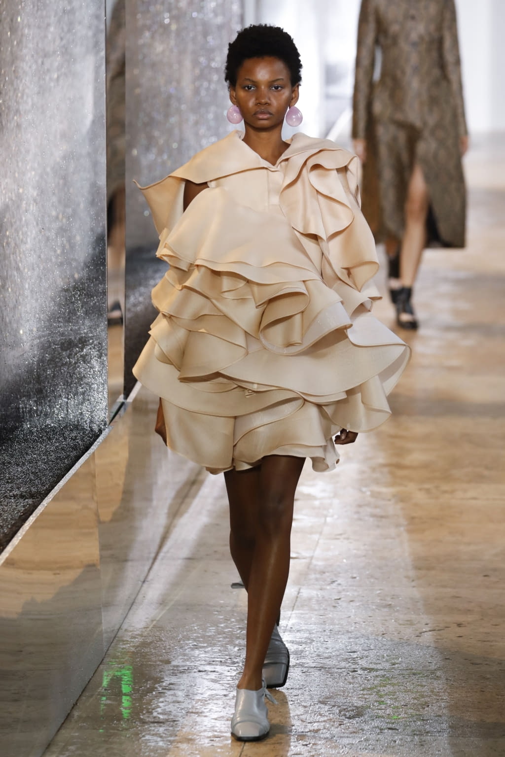 Fashion Week Paris Spring/Summer 2020 look 39 from the Nina Ricci collection womenswear