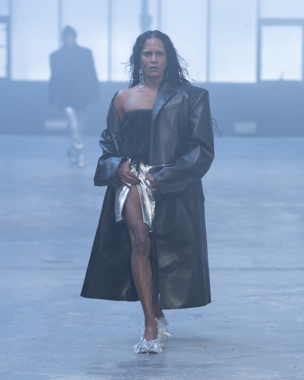 Fashion Week Paris Fall/Winter 2022 look 2 de la collection NINAMOUNAH womenswear