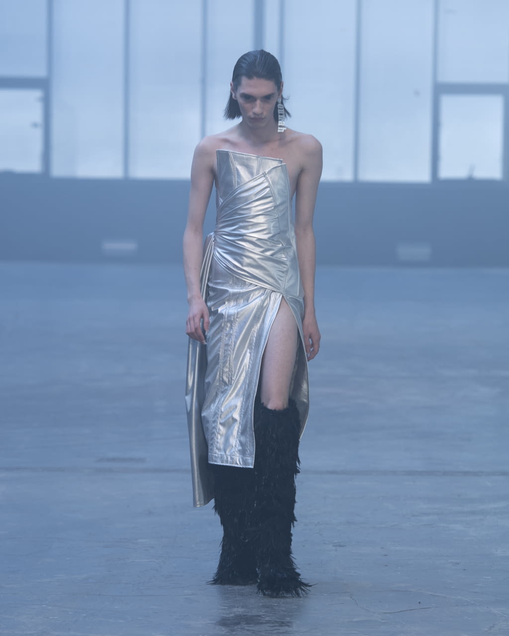 Fashion Week Paris Fall/Winter 2022 look 4 de la collection NINAMOUNAH womenswear